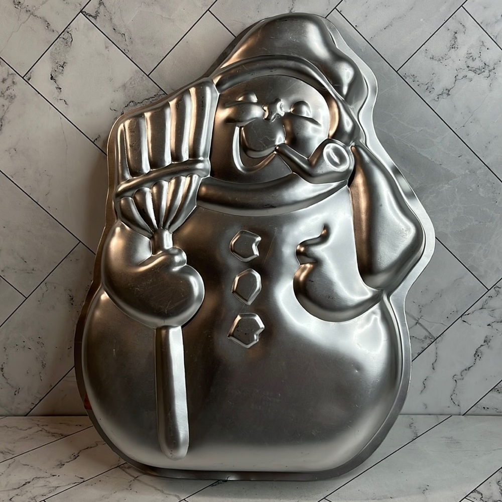 Vintage Wilton Snowman with Broom Christmas Holiday Cake Pan